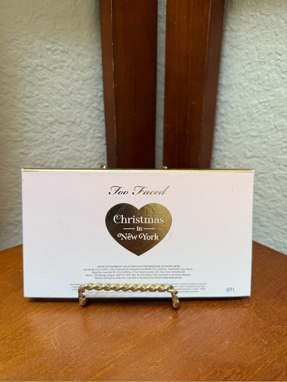 🔹New.. Too Faced Cosmetics ..Christmas in New York" Face and Eye Palette.. - Picture 2 of 5